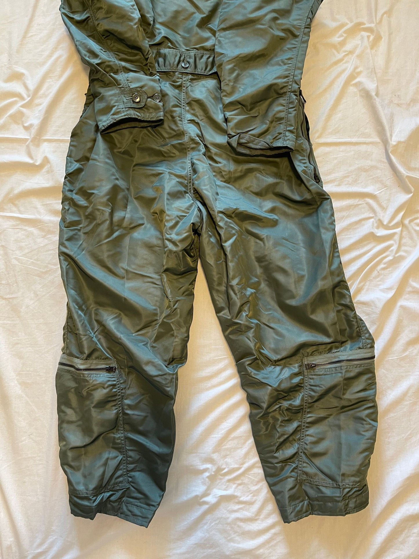 Pre Vietnam dated 1960 USAF CWU-1P Insulated flight Coveralls Large Regular New in mint condition.