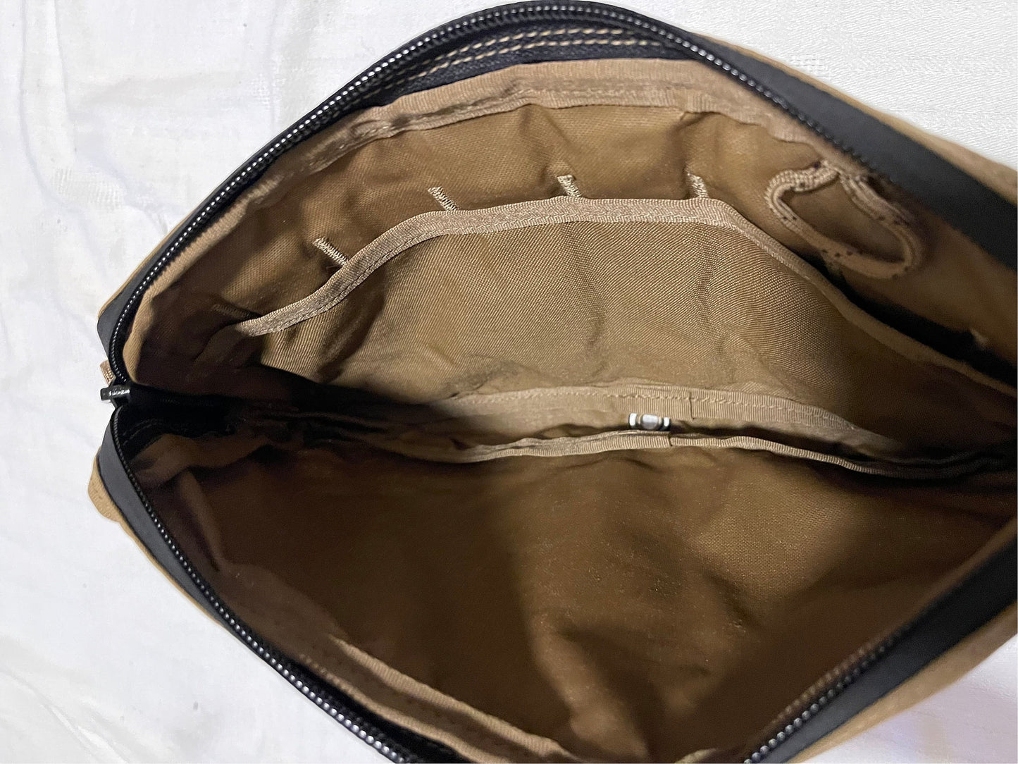 New Eagle/ Propper Ind. USMC filbe assault pouch coyote brown molle CIF NIP.