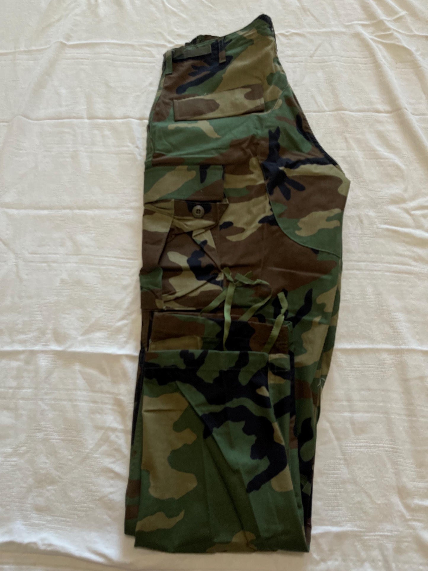 Genuine US military woodland camouflage nylon/Cotton 50/50 nyco pants Small Regular New.