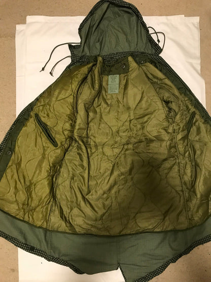USGI  Small OD Night Desert Camo Parka with Small Liner