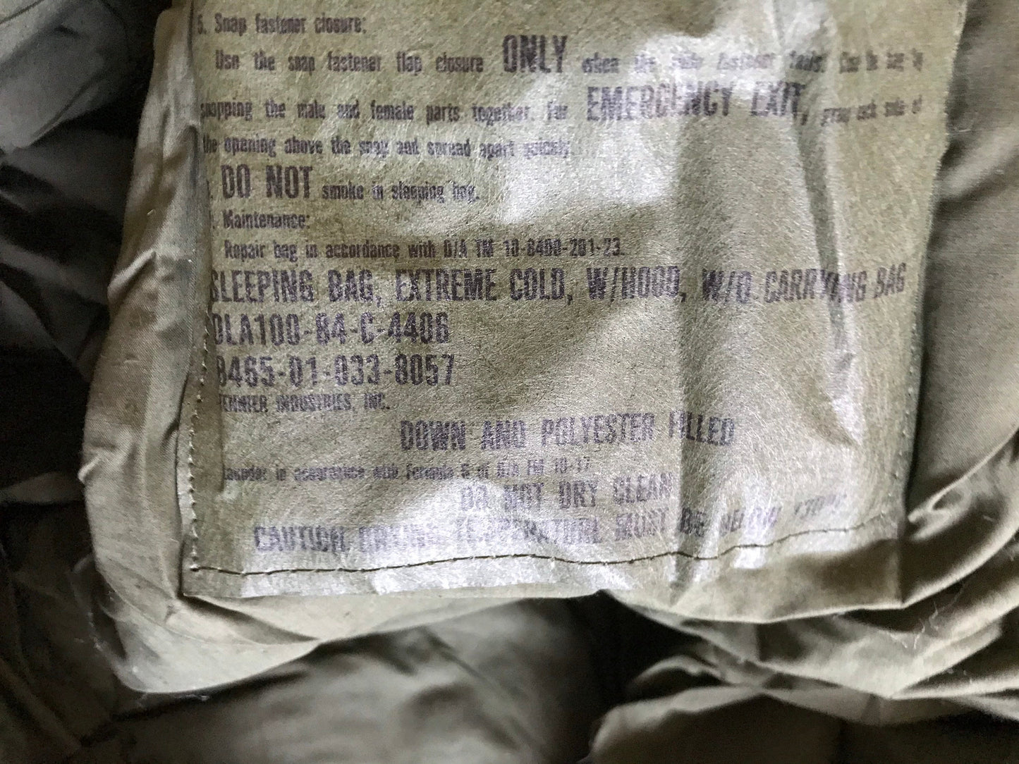 Brand new genuine US military extreme cold weather sleeping bag OD green vintage 1984.