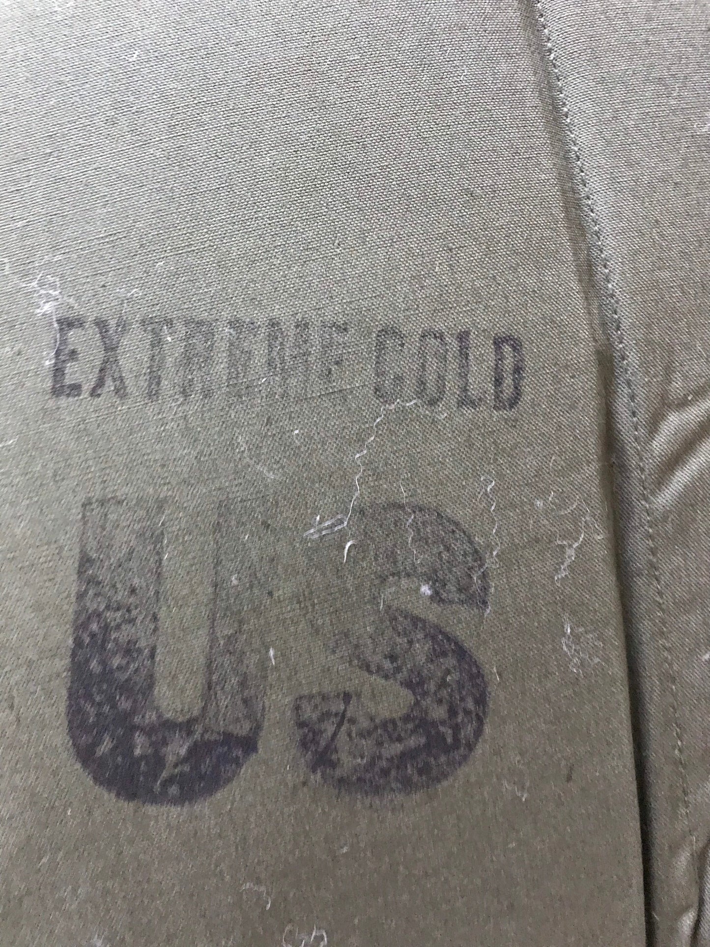 Brand new genuine US military extreme cold weather sleeping bag OD green vintage 1984.