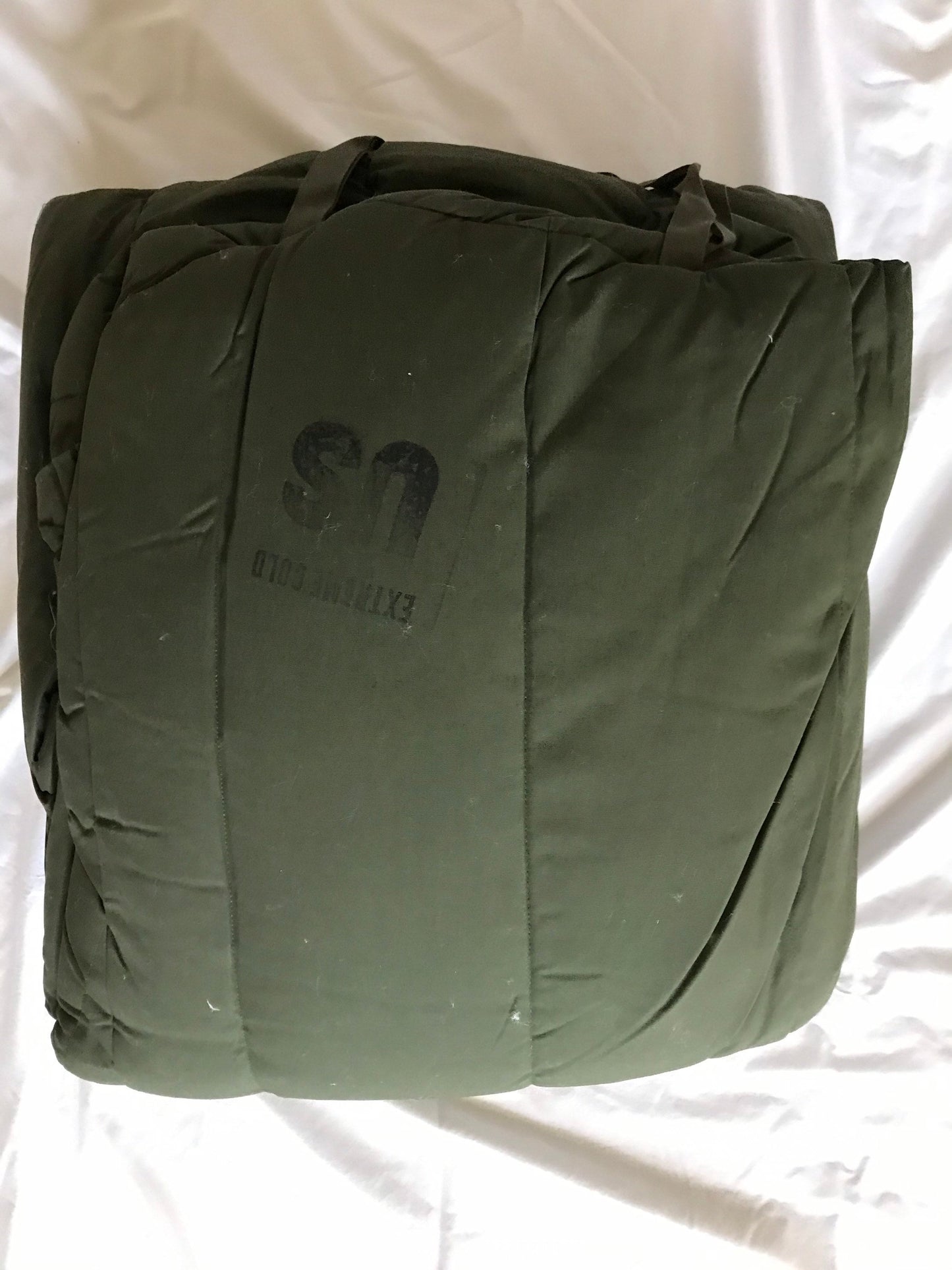 Brand new genuine US military extreme cold weather sleeping bag OD green vintage 1984.