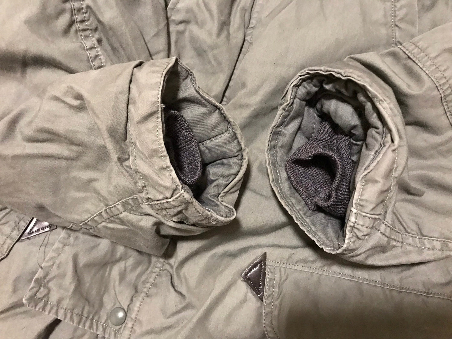 Genuine US military extreme cold weather vintage N3B parka jackets medium.
