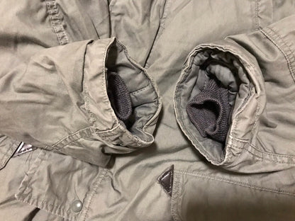 Genuine US military extreme cold weather vintage N3B parka jackets medium.