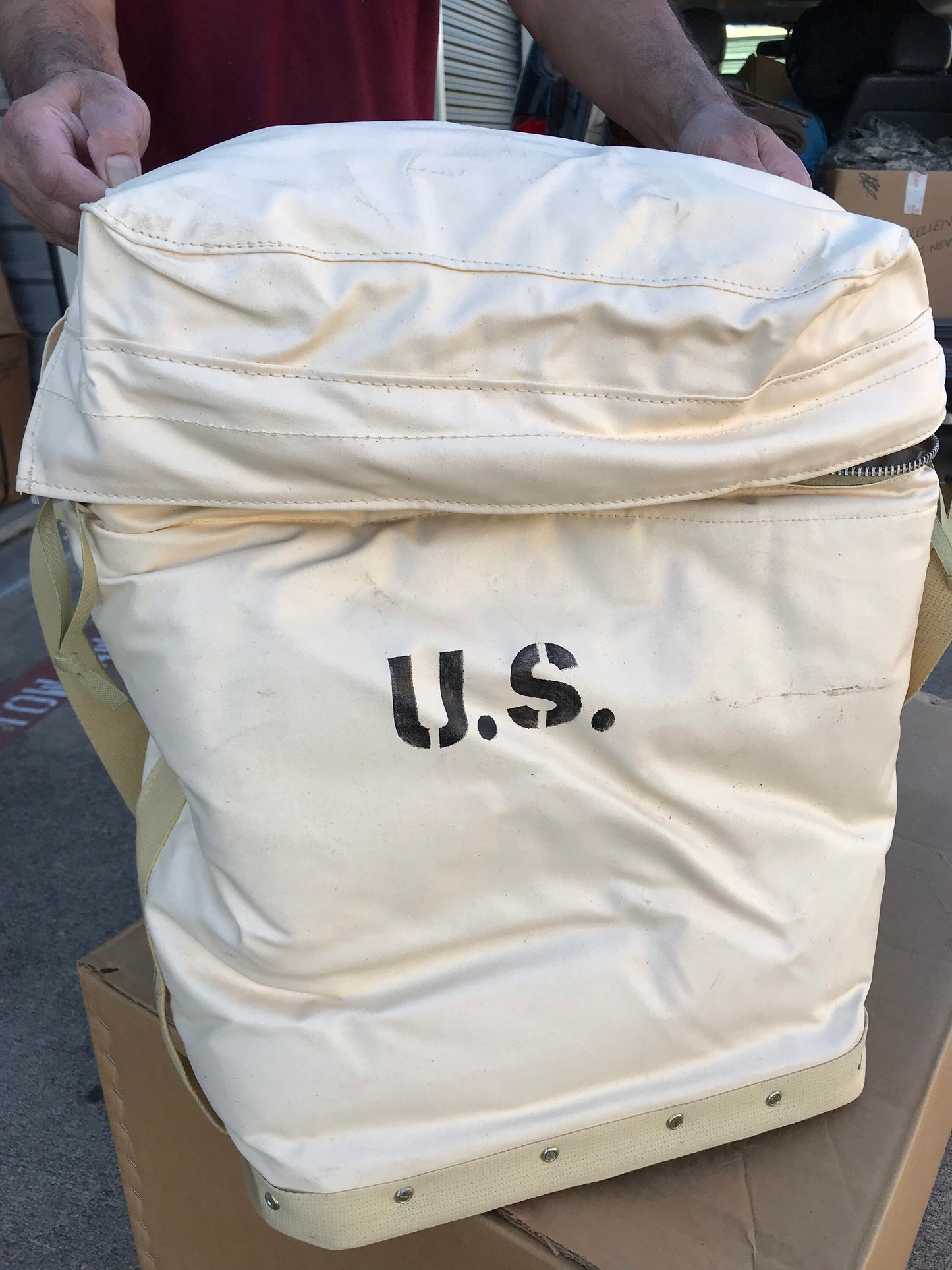 US Military Desert storm era Insulated bag /container for 5 gallon water can New