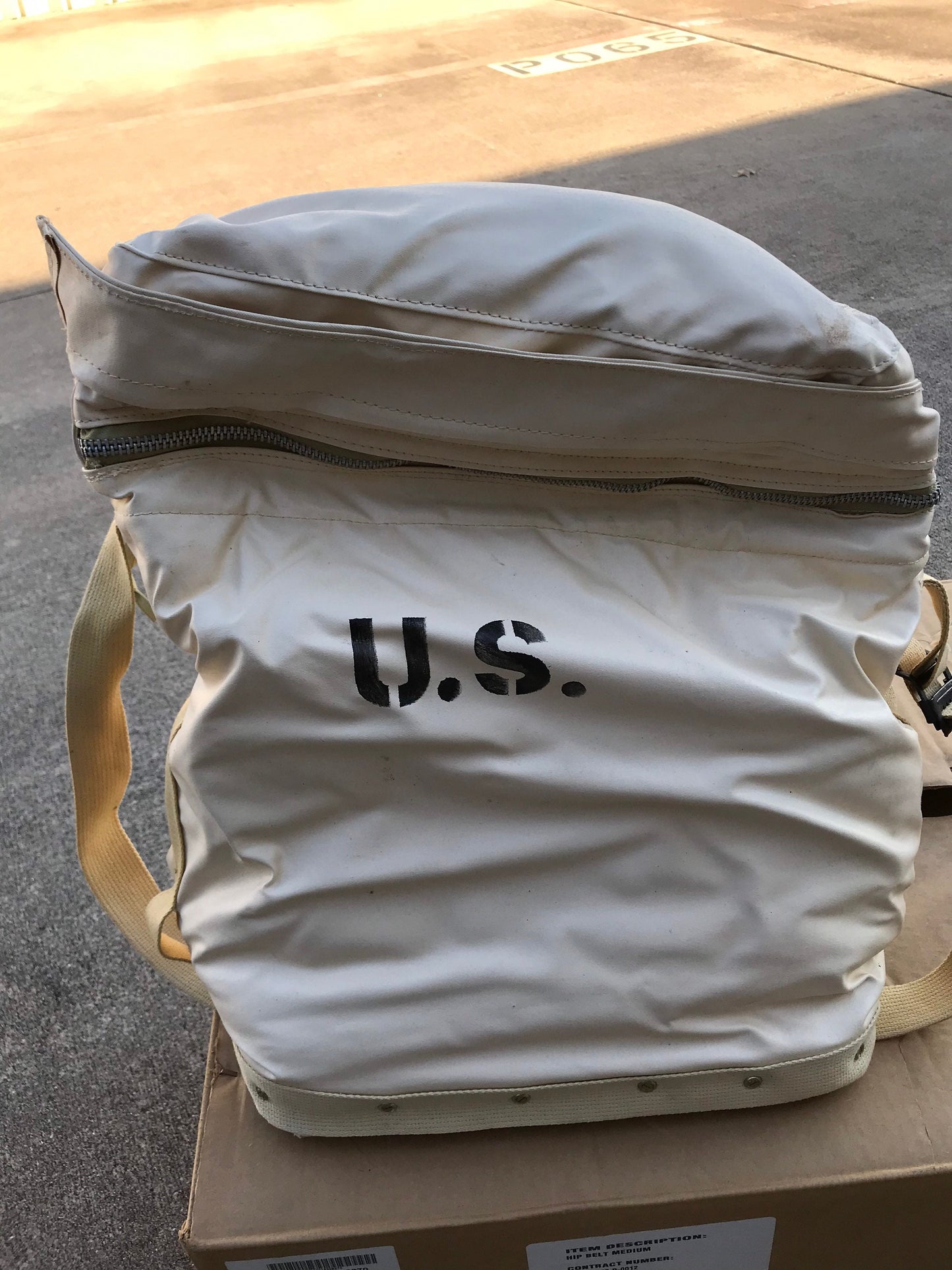 US Military Desert storm era Insulated bag /container for 5 gallon water can New