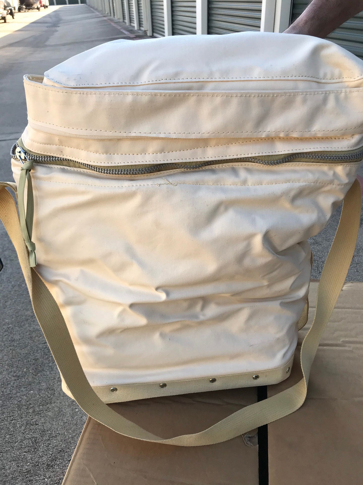 US Military Desert storm era Insulated bag /container for 5 gallon water can New