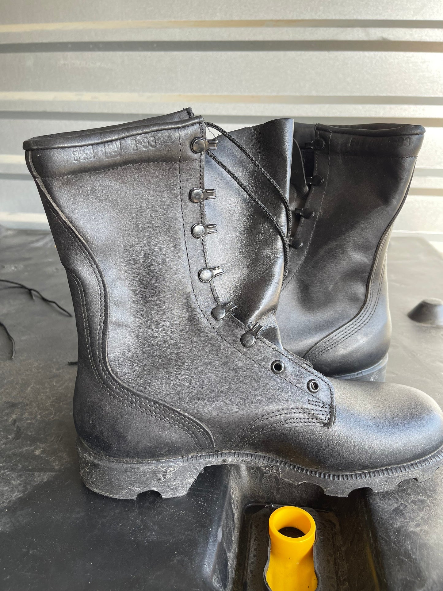 Genuine US Military all leather speed lace Combat boots mildew resistant New