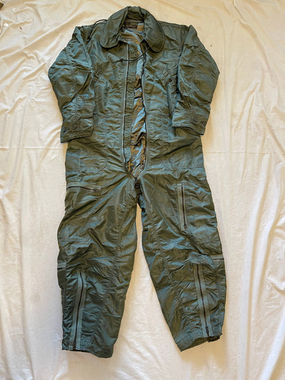 Pre Vietnam dated 1960 USAF CWU-1P Insulated flight Coveralls Large Regular New in mint condition.