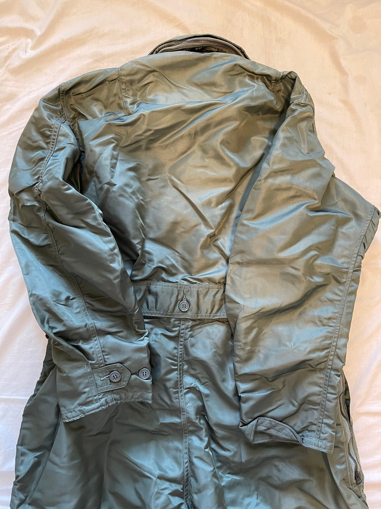 Pre Vietnam dated 1960 USAF CWU-1P Insulated flight Coveralls Large Regular New in mint condition.