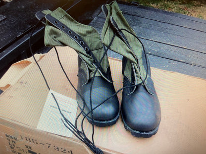Genuine US G I Vintage Vietnam era spike protective OD green Jungle Boots New dated 1988 size 131/2 Narrow.