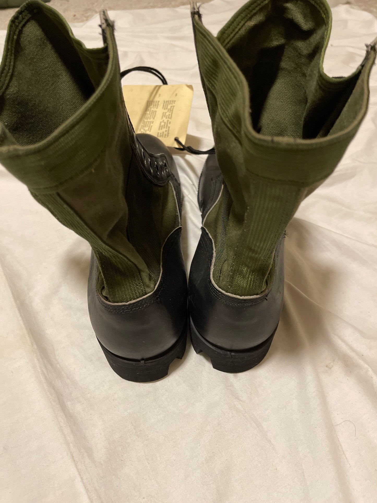 Genuine US G I Vintage Vietnam era spike protective OD green Jungle Boots New dated 1988 size 131/2 Narrow.