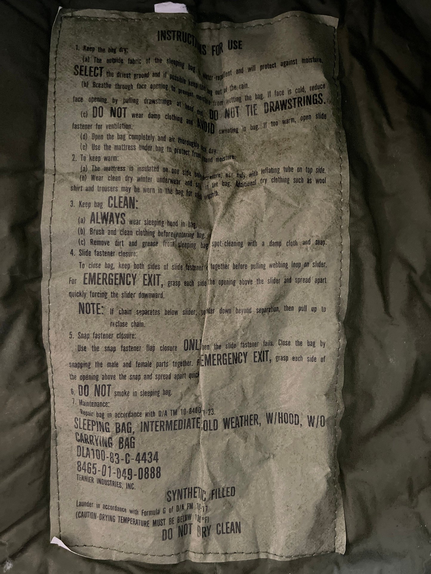 Genuine US military extreme cold weather sleeping bag OD green vintage 1984