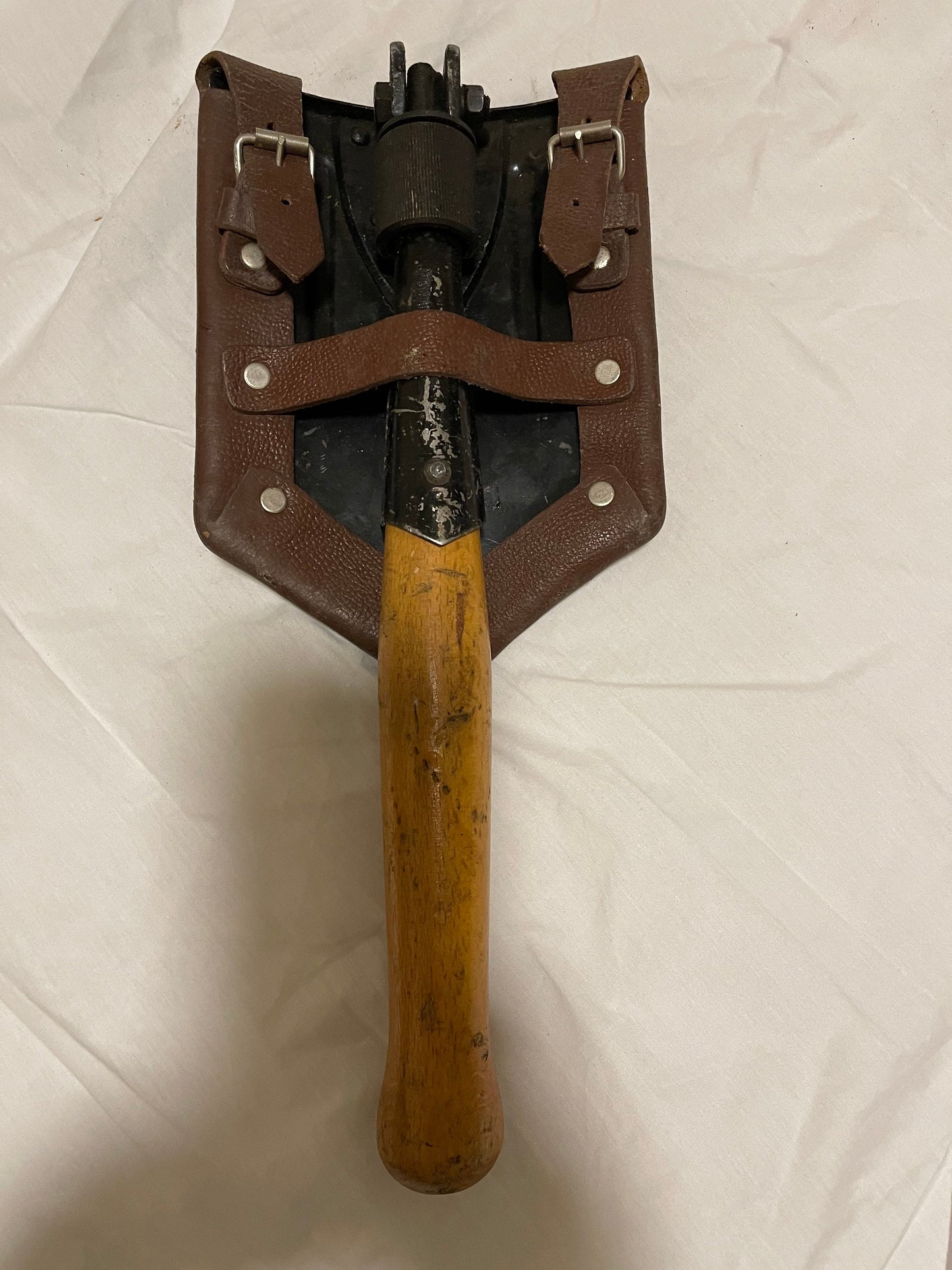 Genuine vintage Romanian military shovel/Spade with leather cover/ Camping, outdoors.