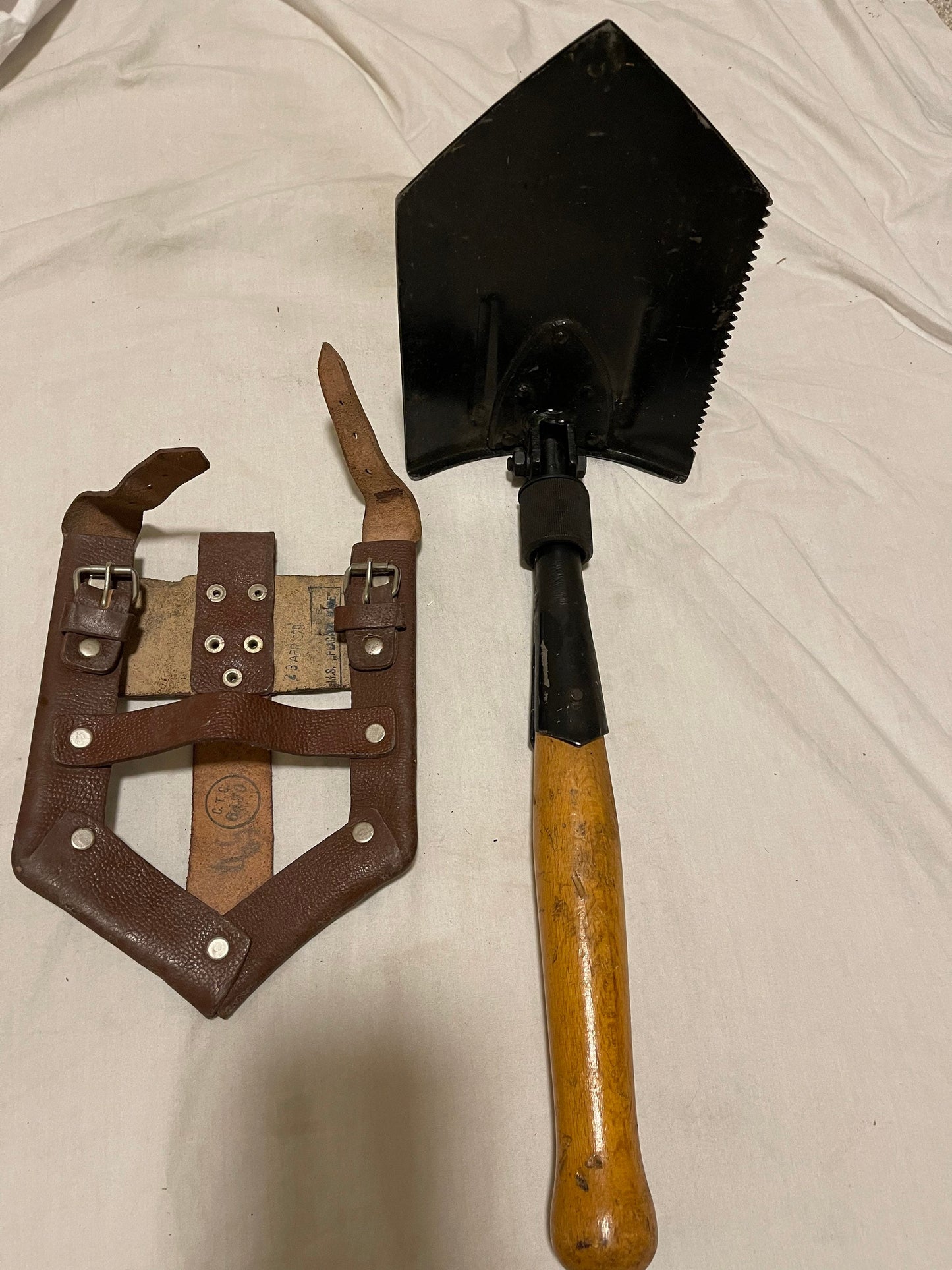 Genuine vintage Romanian military shovel/Spade with leather cover/ Camping, outdoors.