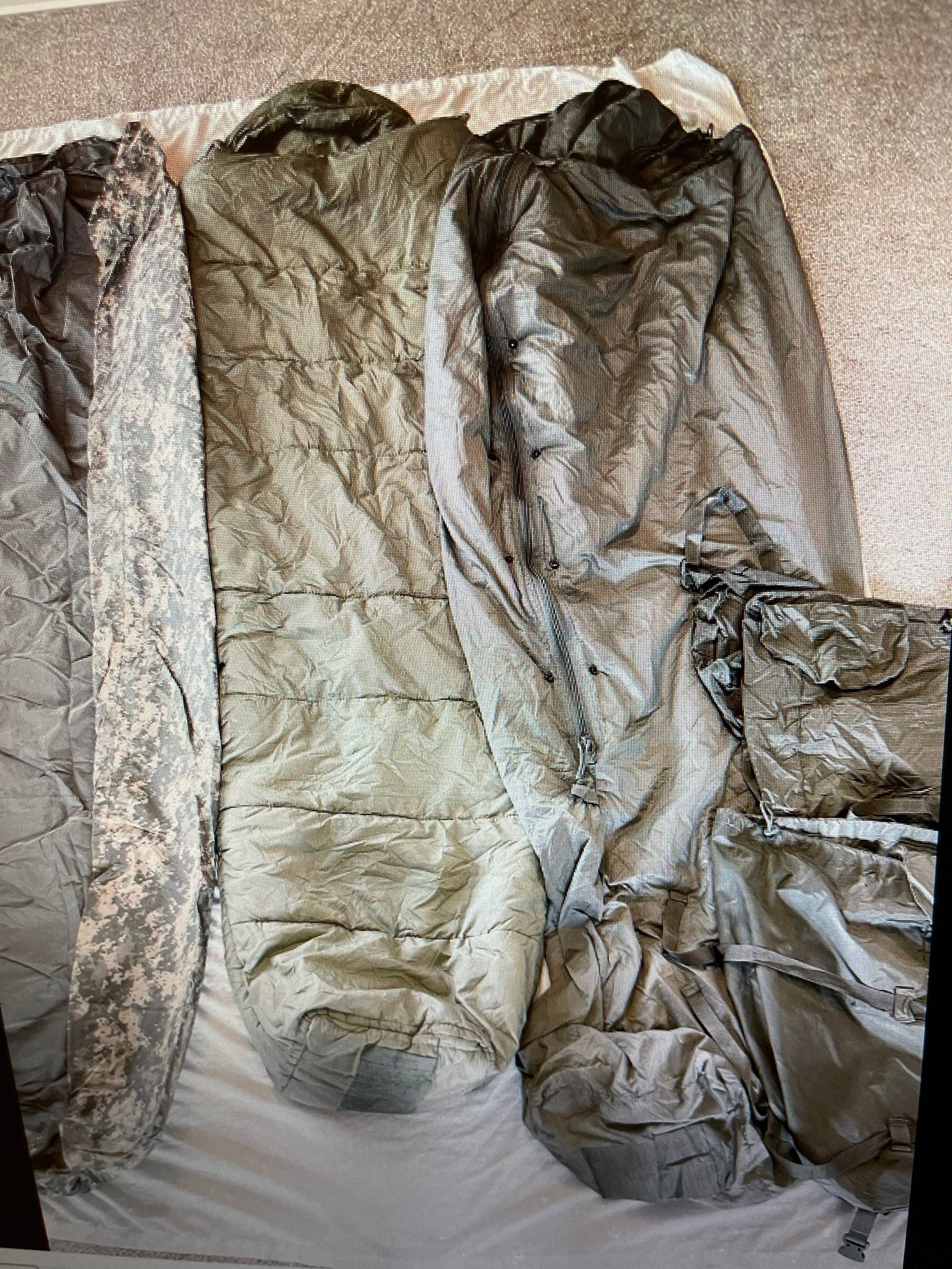 Genuine US Gi Acu digital gortex Modular Sleep system complete 5 pcs. Camping , Outdoor recreation.