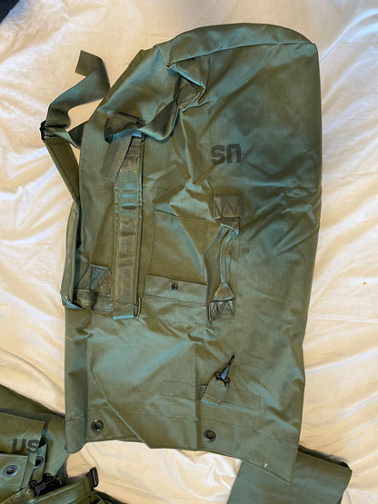 Genuine US GI Cordura Nylon duffle bag/ Sea bag / back packing luggage and outdoor recreation.