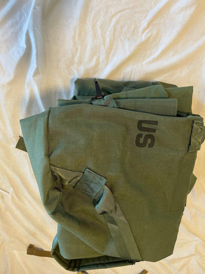 Genuine US GI Cordura Nylon duffle bag/ Sea bag / back packing luggage and outdoor recreation.