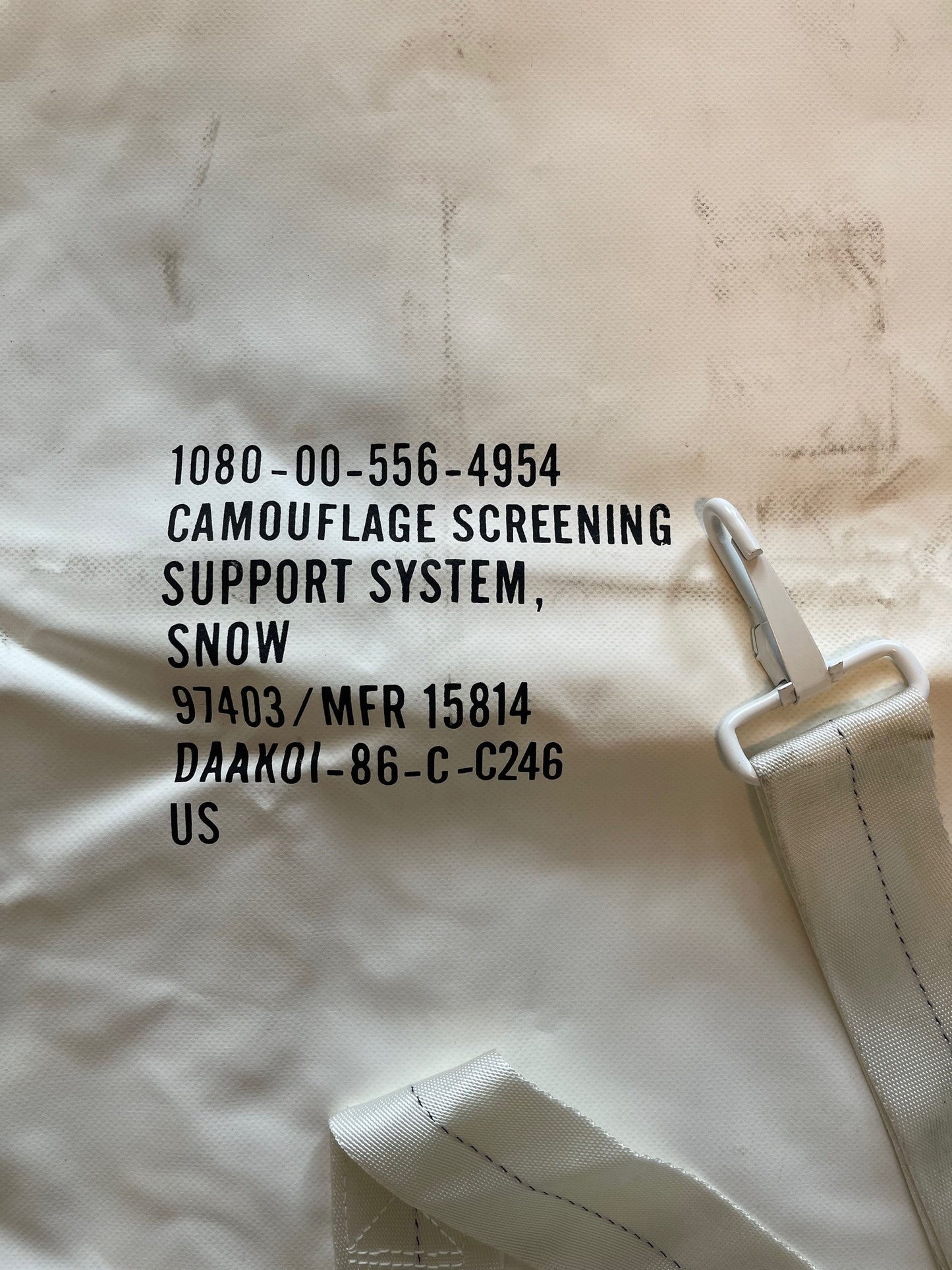 Genuine US GI snow camo screen support poles and accessories duffle bag,luggage bags/strap,heavy poly water proof.New.