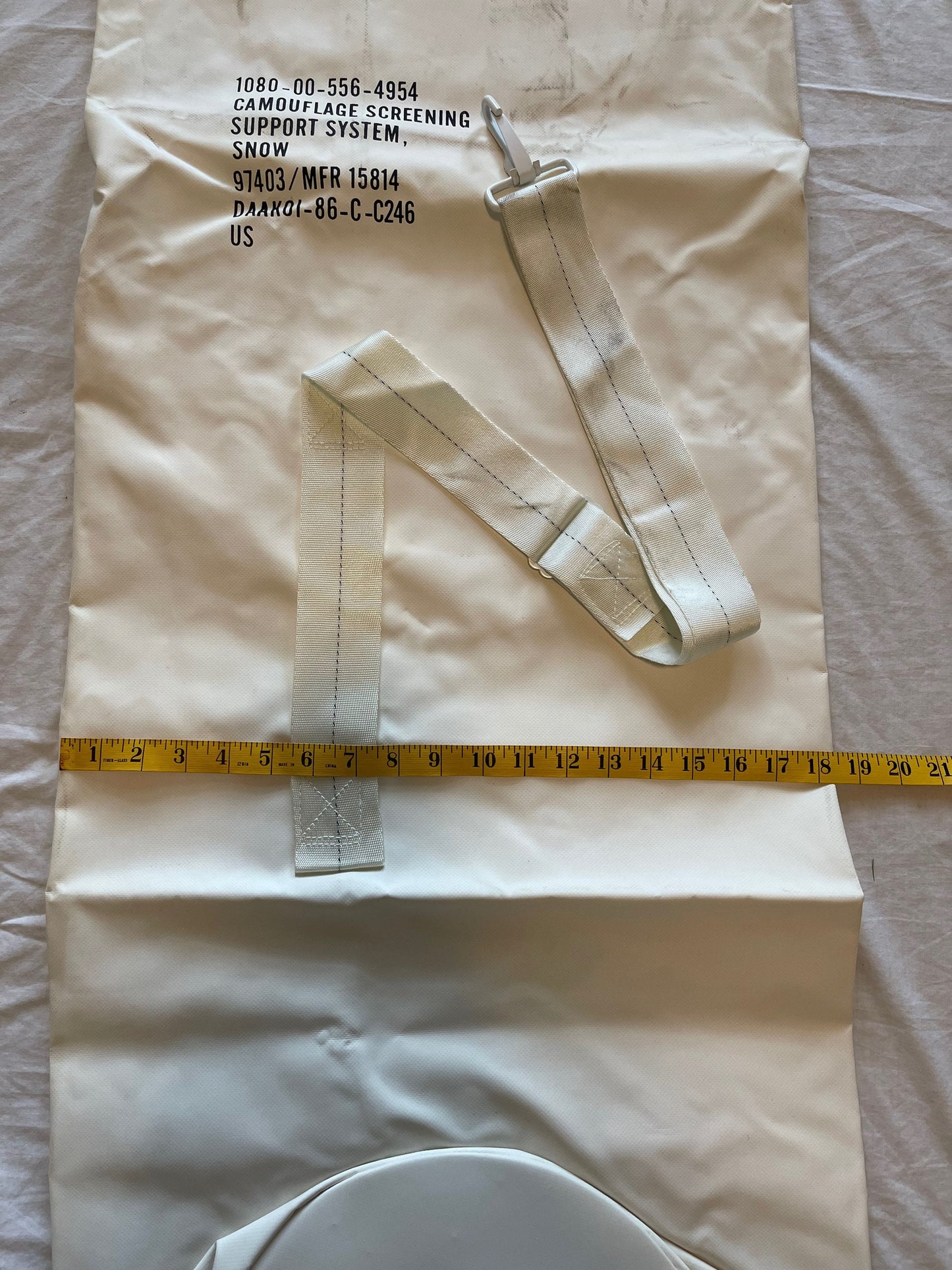 Genuine US GI snow camo screen support poles and accessories duffle bag,luggage bags/strap,heavy poly water proof.New.
