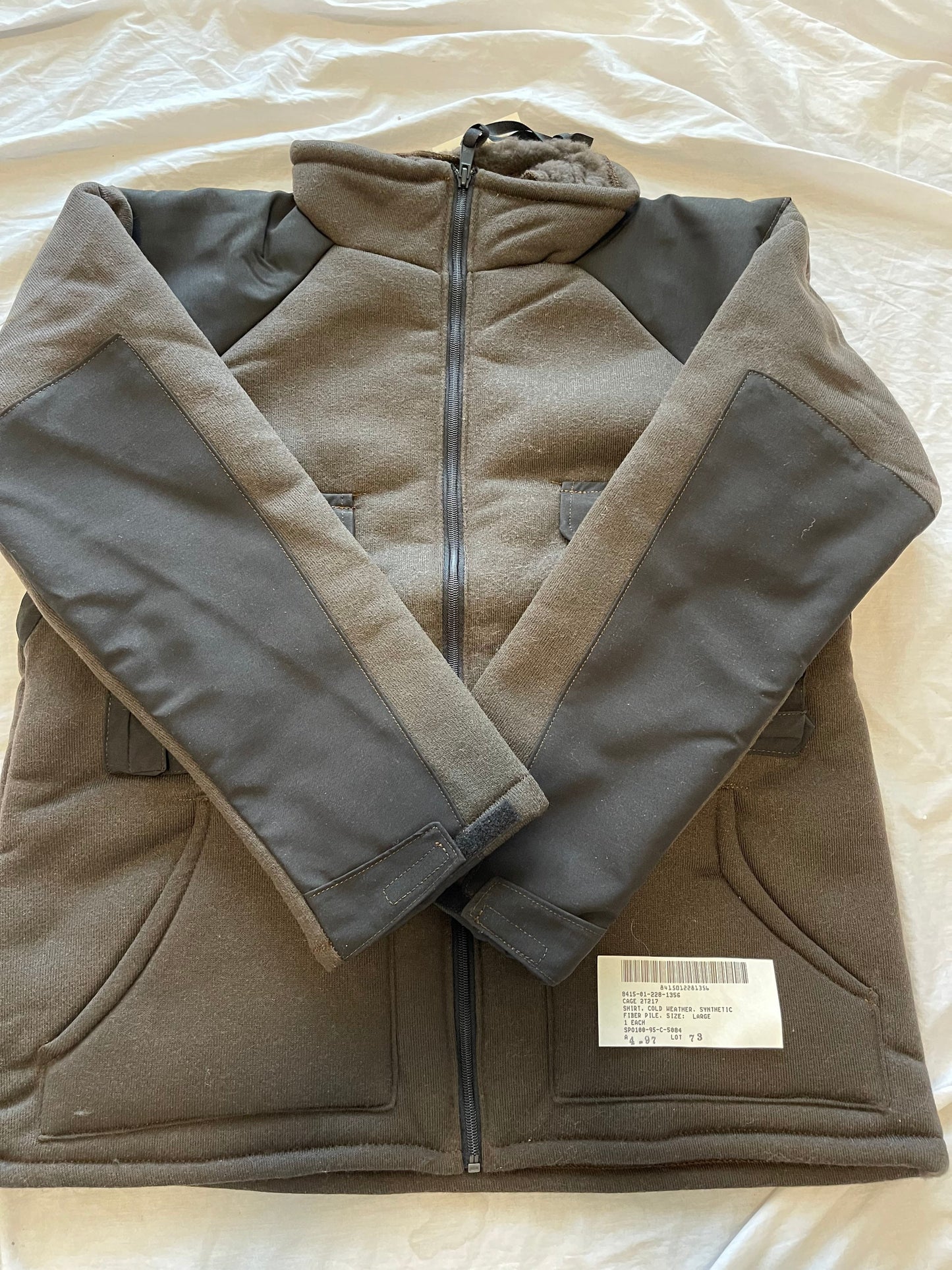 Genuine US Military Vintage Bear suit fleece jacket cold weather ECWCS Brown brand new Large.