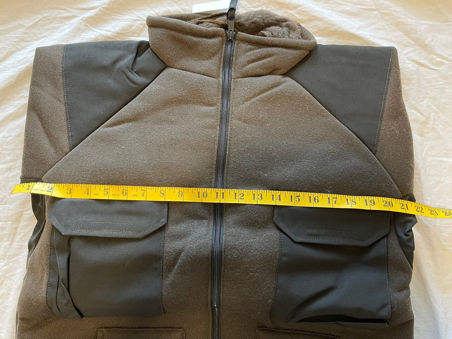 Genuine US Military Vintage Bear suit fleece jacket cold weather ECWCS Brown brand new Large.