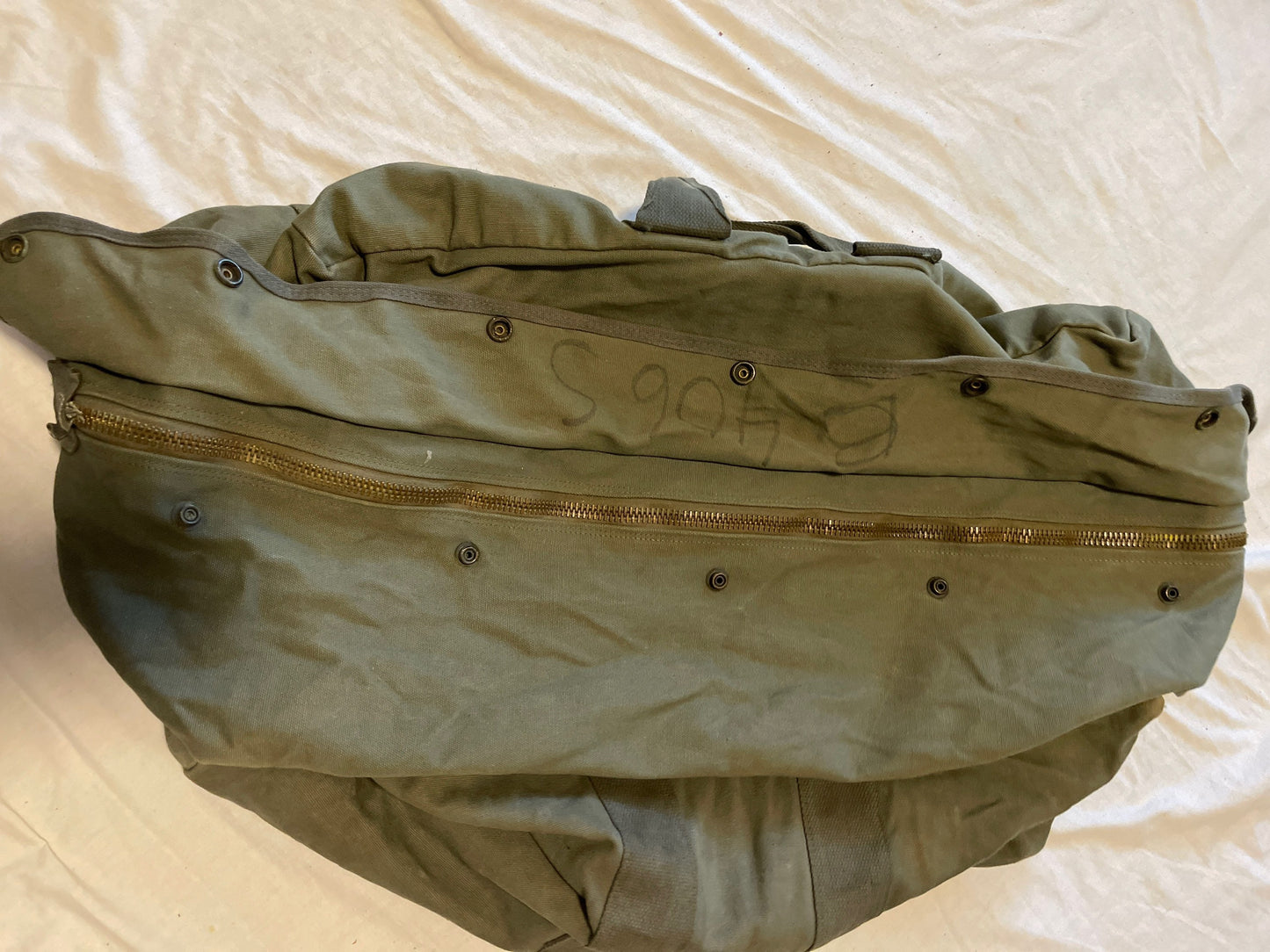 USAF Genuine Vintage heavy duty Canvas Sage green Flyers Kit Bag,Cargo bag .