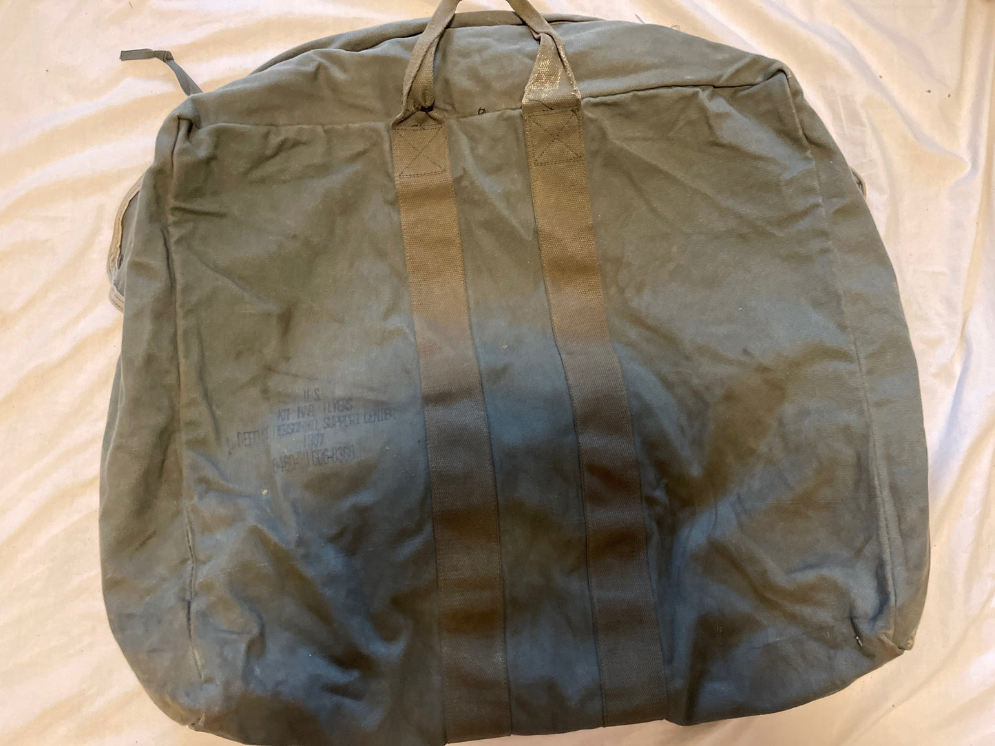USAF Genuine Vintage heavy duty Canvas Sage green Flyers Kit Bag,Cargo bag .