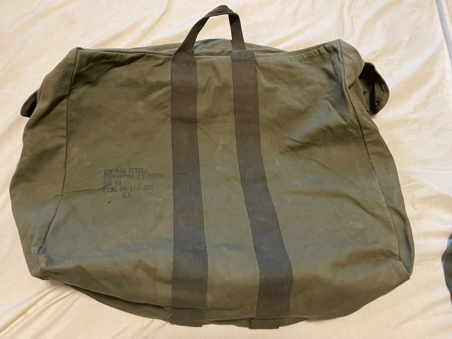Genuine US Military Air Force Vintage Flyers canvas Parachute Cargo Kit bag sage green with brass or Plastic  zipper.