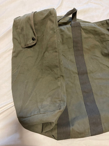 Genuine US Military Air Force Vintage Flyers canvas Parachute Cargo Kit bag sage green with brass or Plastic  zipper.