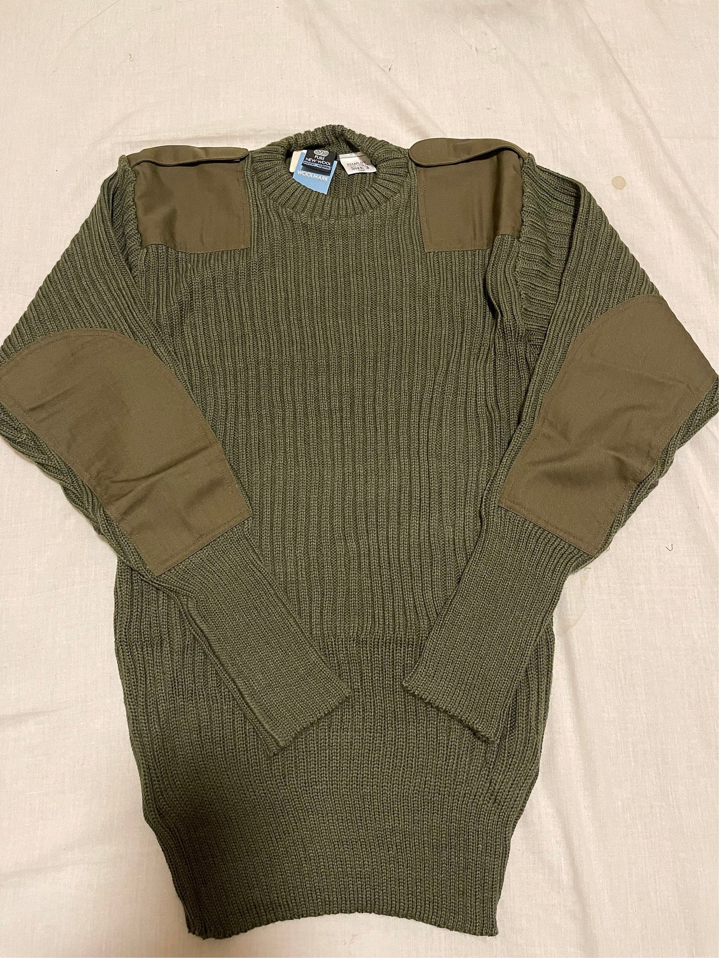 Genuine British Army Vintage 100% Wool Commando Sweater Olive Green dated 1991 New