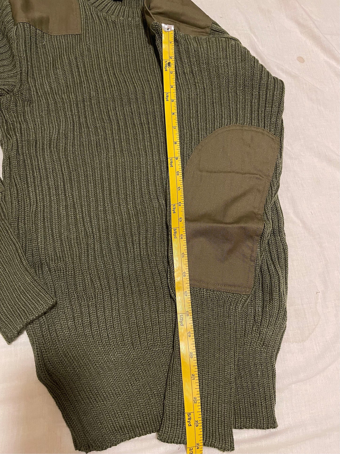 Genuine British Army Vintage 100% Wool Commando Sweater Olive Green dated 1991 New