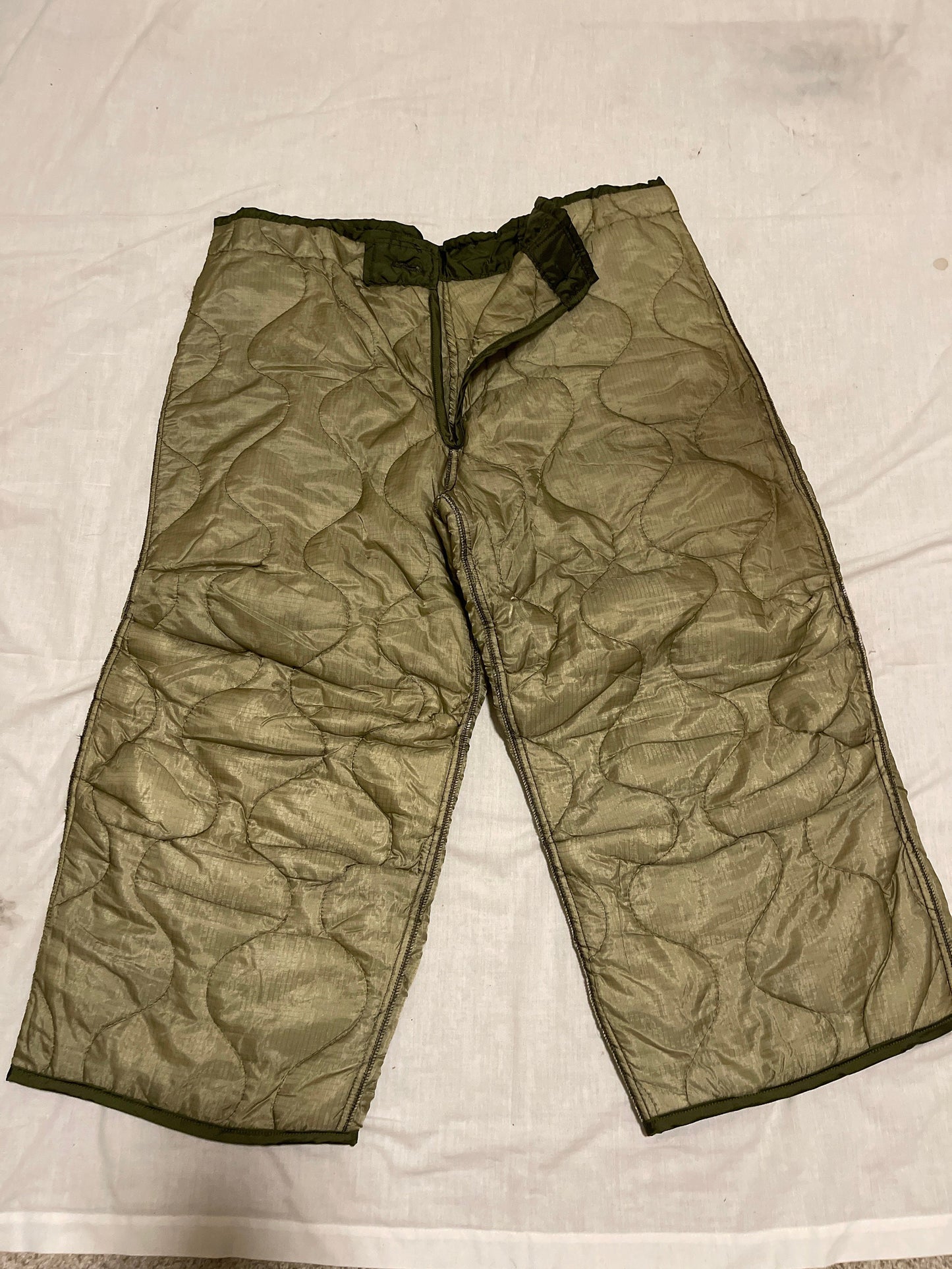 Genuine US Military OD green quilted Field Pants Liner Small, Med. and Large Short/Regular. New.