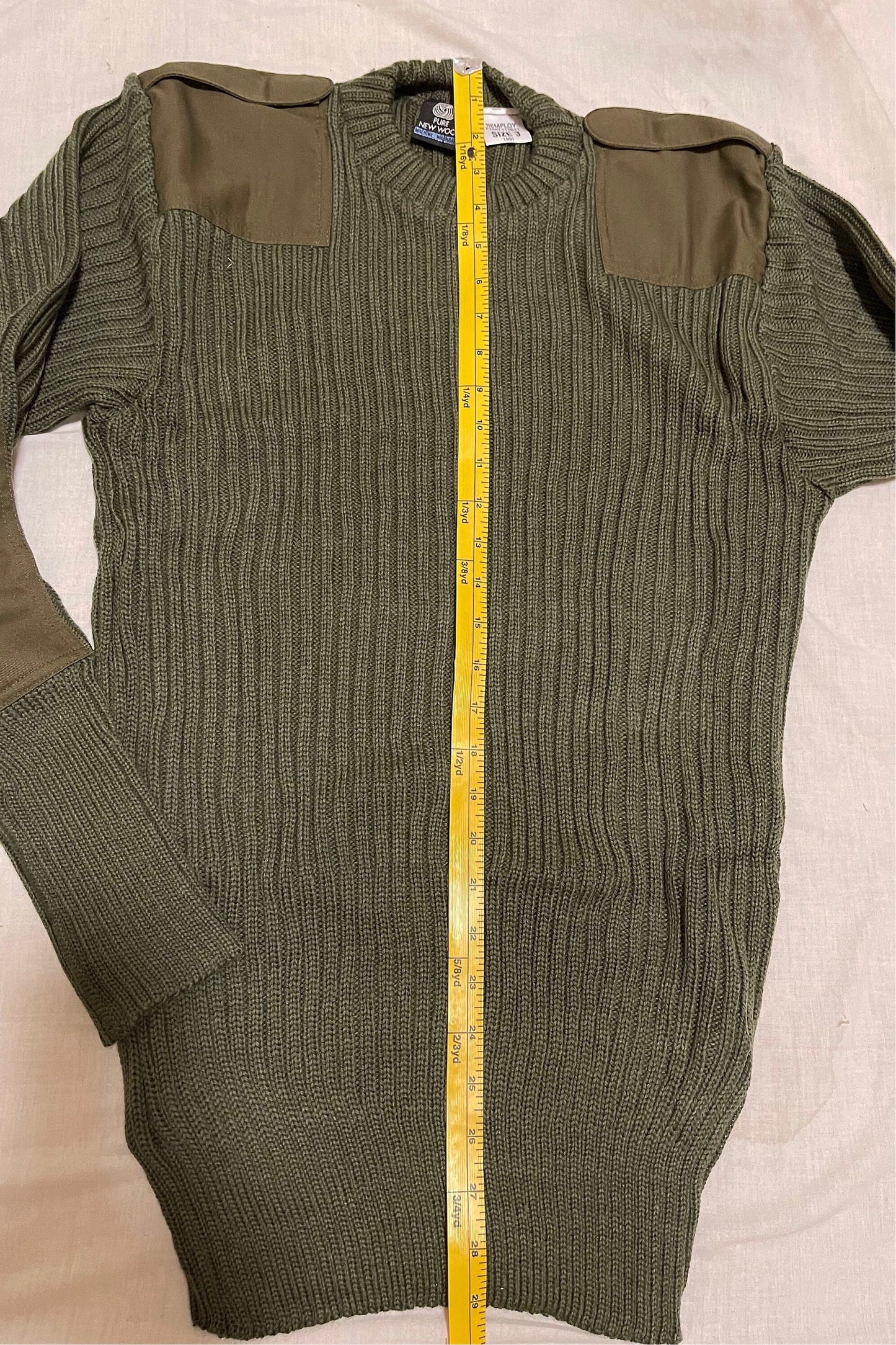 Genuine British Army Vintage 100% Wool Commando Sweater Olive Green dated 1991 New