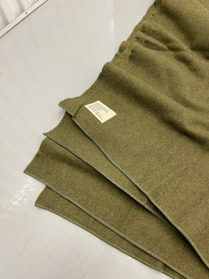 Genuine Vintage US Army 100 % wool blanket Olive drab/Green From Acceptable to New / Unused.