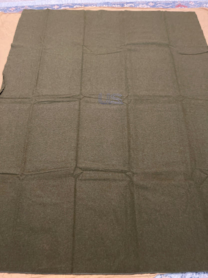 Genuine Vintage US Army 100 % wool blanket Olive drab/Green From Acceptable to New / Unused.