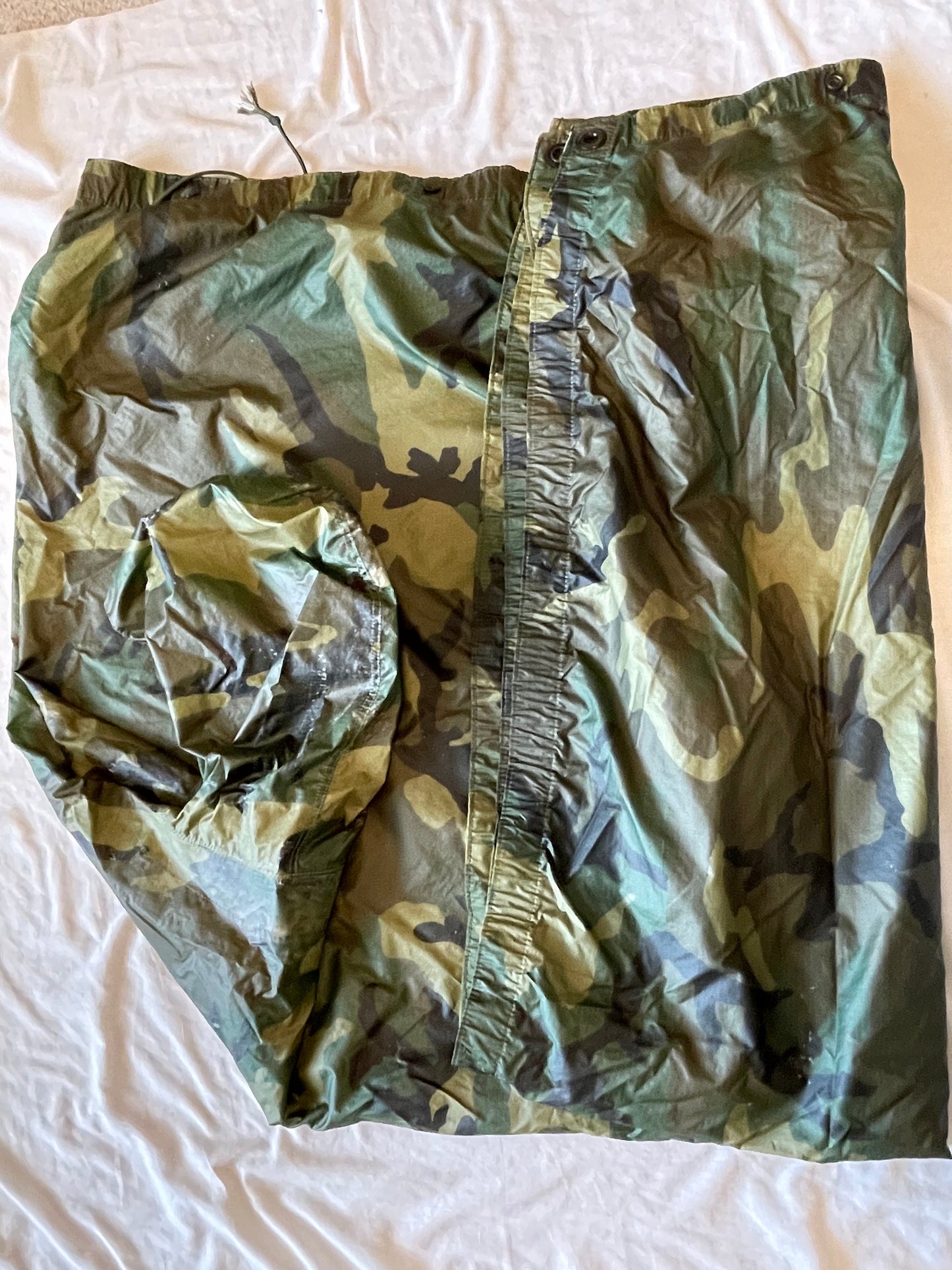 Genuine US GI Vintage woodland camouflage Rain Poncho