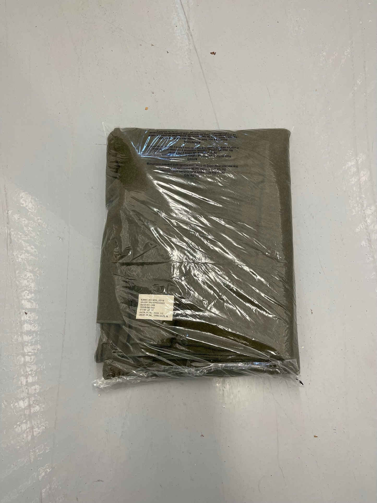 Genuine Vintage US Army 100 % wool blanket Olive drab/Green From Acceptable to New / Unused.