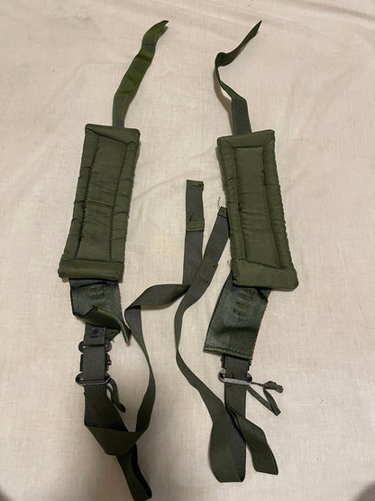 Genuine US military Vintage Vietnam era Shoulder straps for Alice pack OD green in excellent condition.