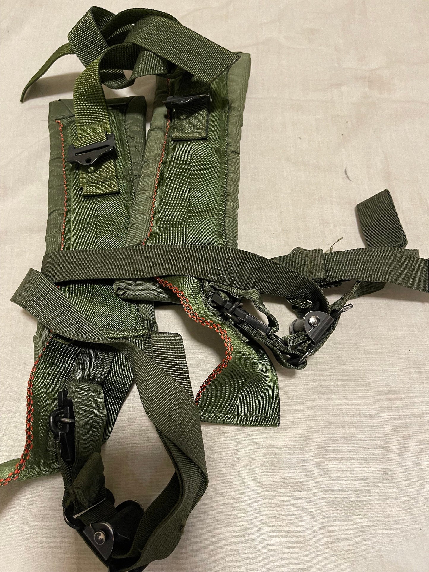 Genuine US military Vintage Vietnam era Shoulder straps for Alice pack OD green in excellent condition.
