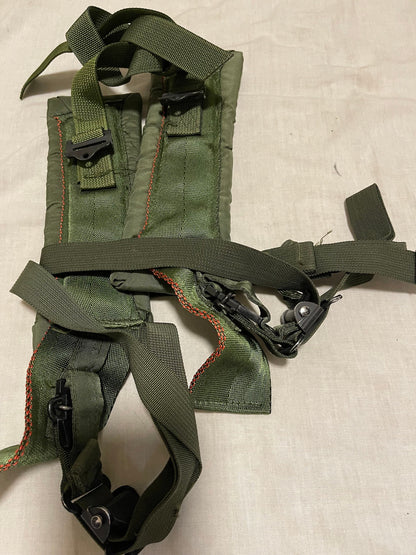 Genuine US military Vintage Vietnam era Shoulder straps for Alice pack OD green in excellent condition.