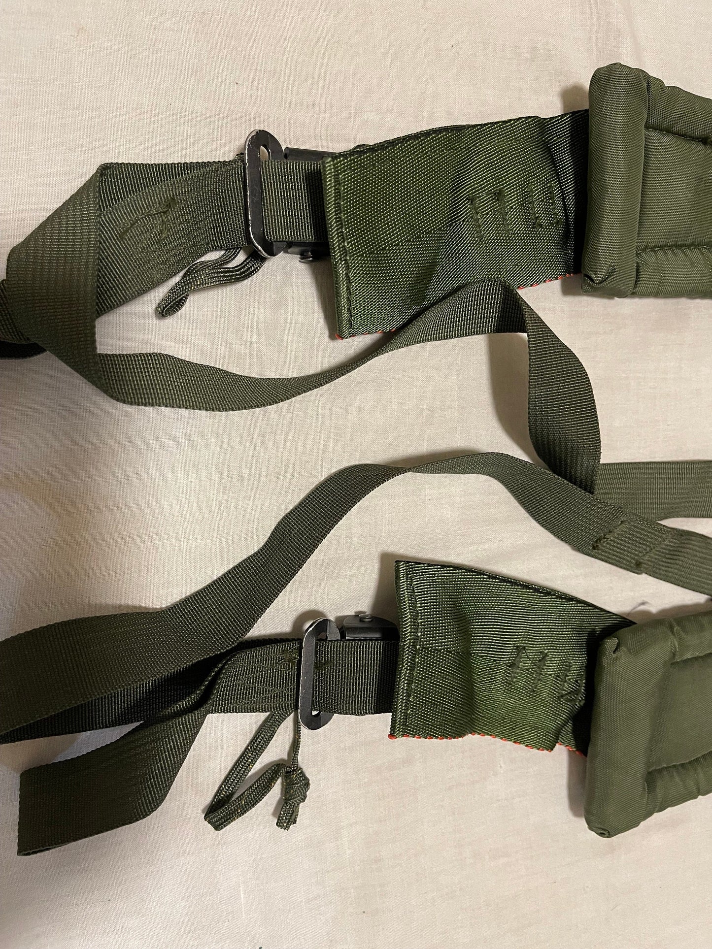 Genuine US military Vintage Vietnam era Shoulder straps for Alice pack OD green in excellent condition.