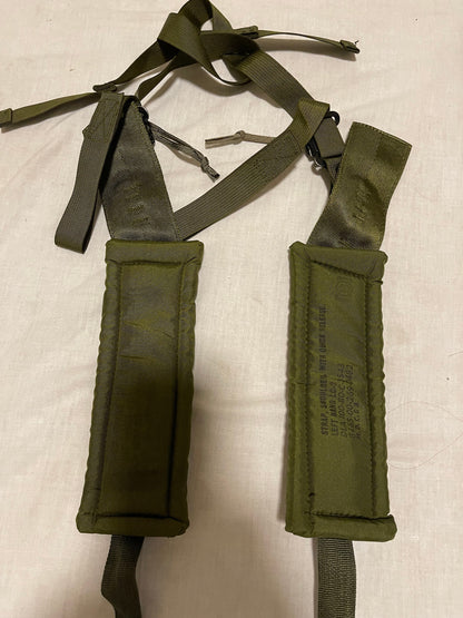 Genuine US military Vintage Vietnam era Shoulder straps for Alice pack OD green in excellent condition.