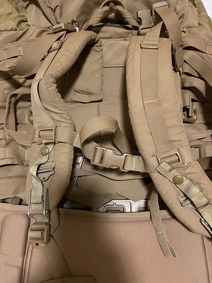 US Military USMC filbe rucksack complete with 2 new Sustainments pouches.