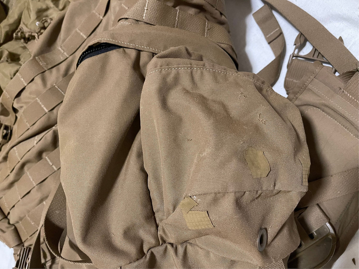 US Military USMC filbe rucksack complete with 2 new Sustainments pouches.