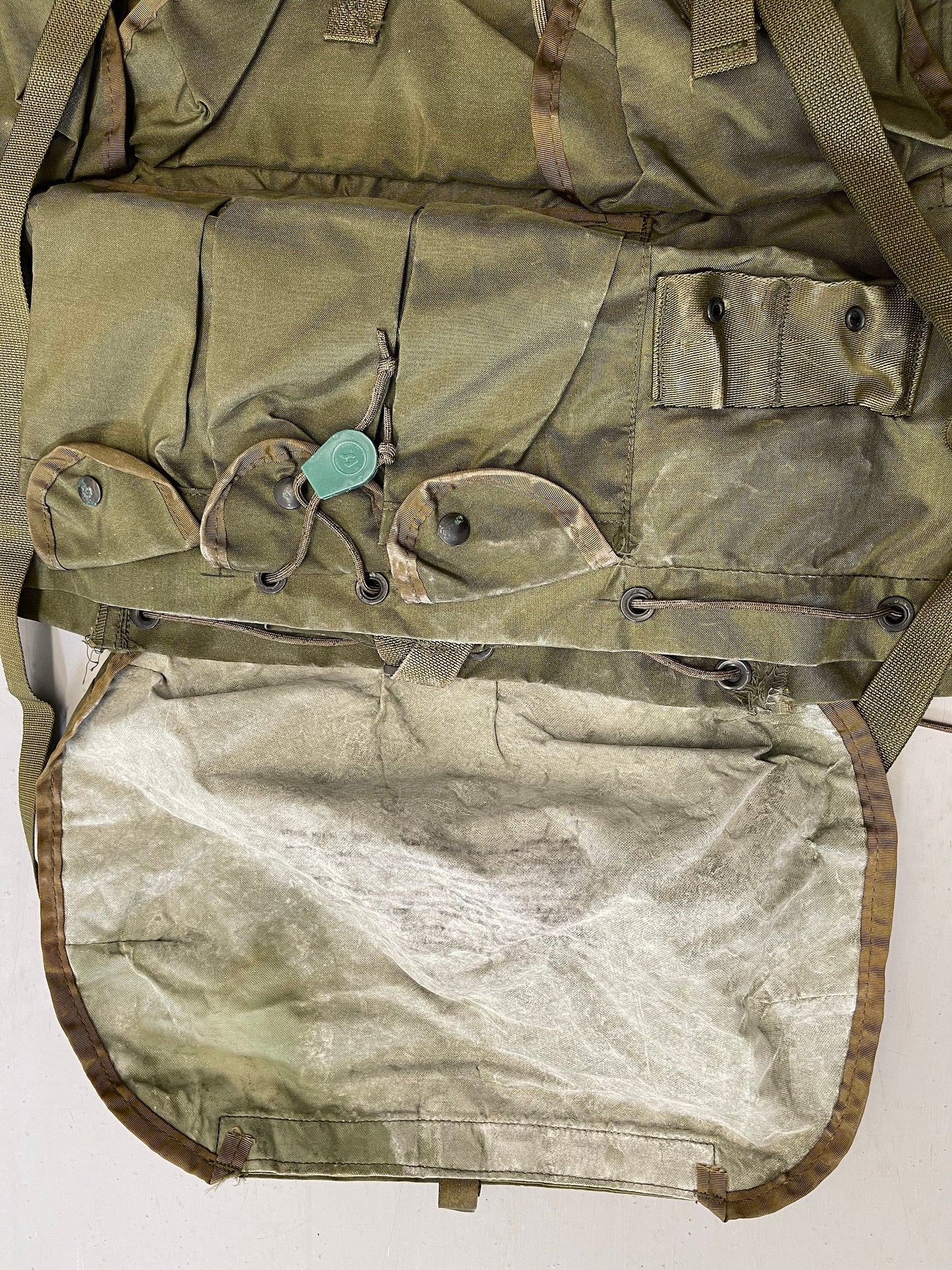 Genuine US Military Vietnam  Vintage Large Alice pack OD green new Mint with used very good Shoulder straps.