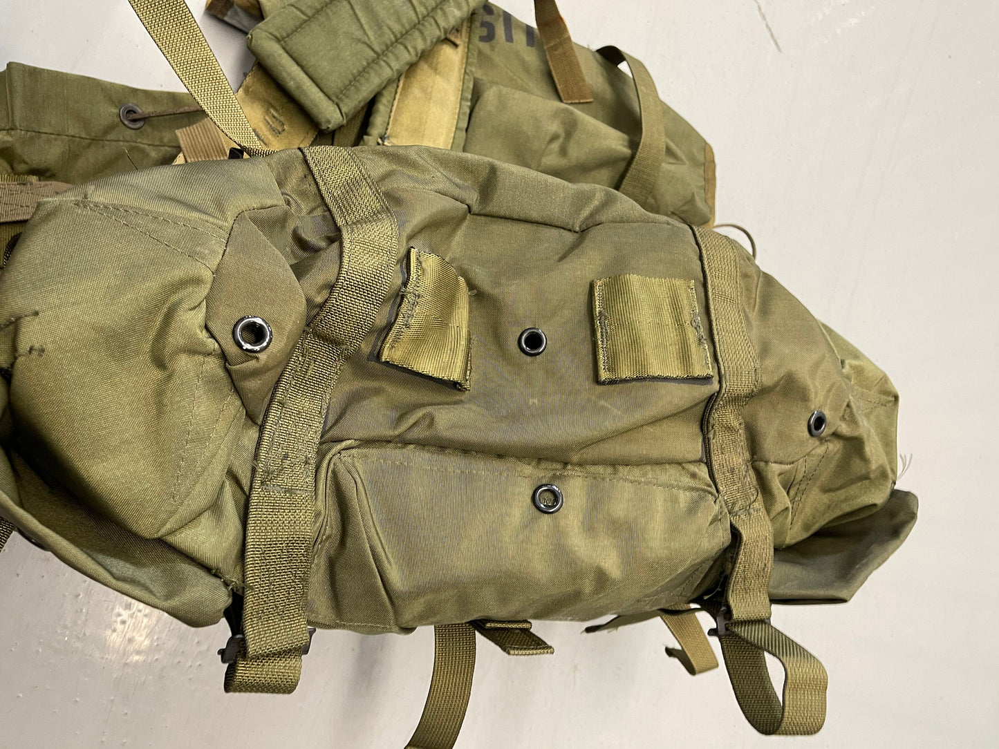 Genuine US Military Vietnam  Vintage Large Alice pack OD green new Mint with used very good Shoulder straps.