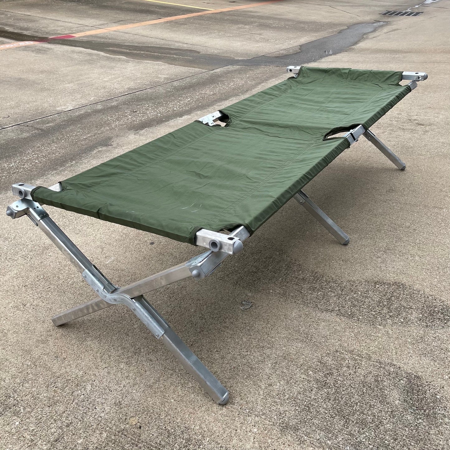 Genuine US military heavy duty steel frame sleeping folding camping cot new with Free US GI Laundry bag