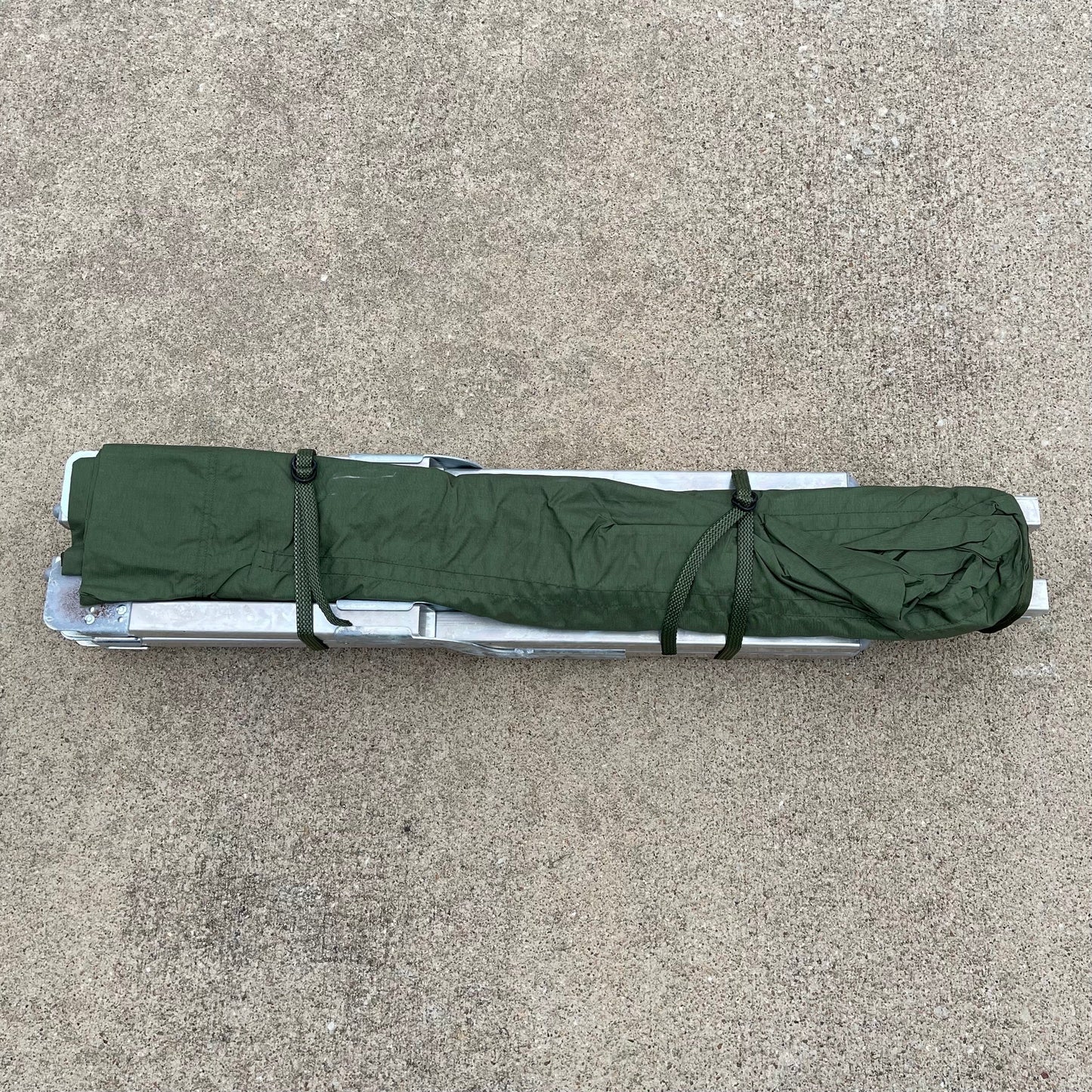 Genuine US military heavy duty steel frame sleeping folding camping cot new with Free US GI Laundry bag
